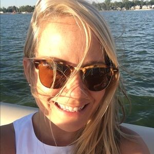 Meet your Posher, Rebecca